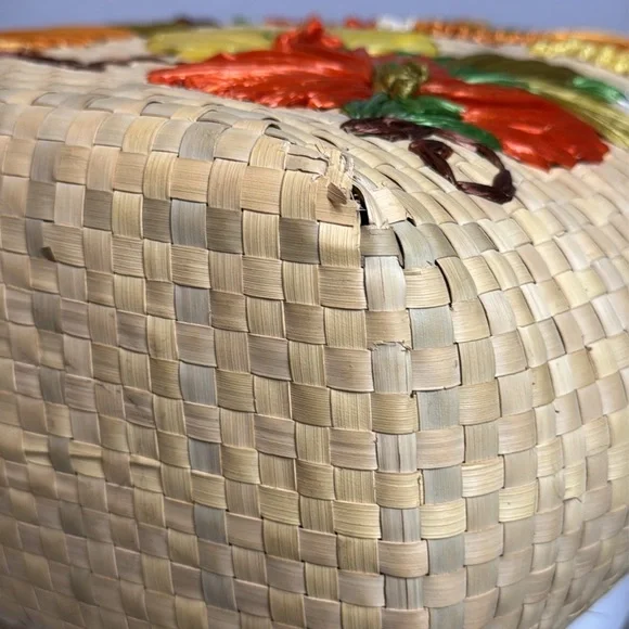 VINTAGE JAMAICA WOVEN STRAW AND FLORAL EMBROIDERED TOURIST TOTE - Picture 12 of 12